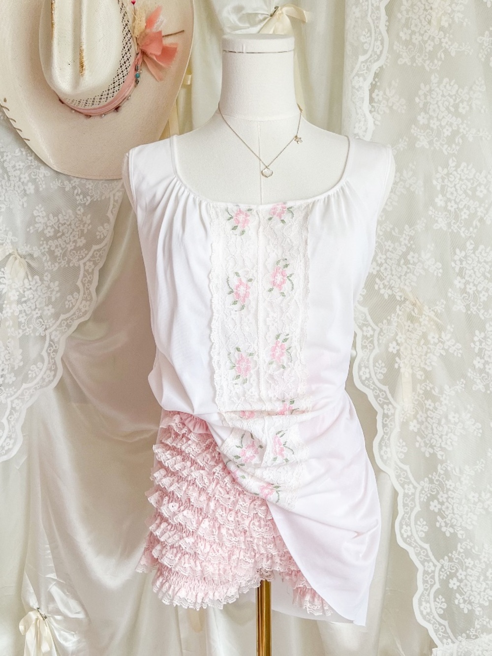 Vintage White Floral Lace Slip Dress – 70s Nylon Tricot Cottagecore Nightgown